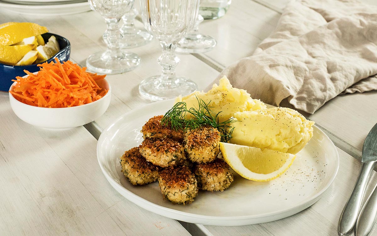 Citron & dill-pankopanerade fiskbullar med potatismos recept