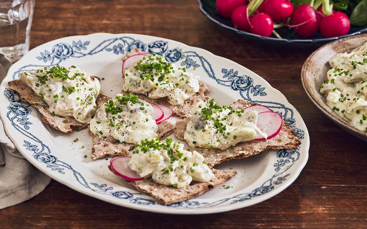 Gubbröra med sill och kaviar recept