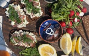 Götteröra med mästarmatjes och brynt-smör creme fraiche - Abba