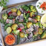 Matjestallrik med färskpotatis, brynt smör och romsås
